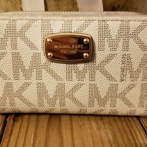 Michael Kors wallet
